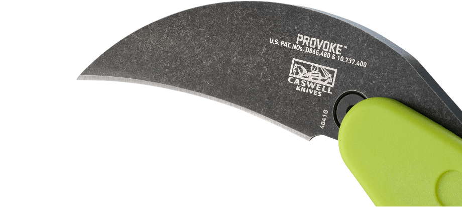 Nóż CRKT Provoke Zap 4041G Karambitowy nóż Provoke to pierwszy nóż w historii wyposażony w technologię Kinematic, pozostaje starannie schowany podczas transportu, a pojawia się jak tylko pojawiają się kłopoty. Część noża wykonano z Grivory — mocnego i lekkiego termoplastu. Zawsze gotowy do użycia, łatwy w obsłudze i dzięki swej konstrukcji niezwykle wytrzymały. Cechy: Łatwe - LifeGun.pl Nóż CRKT Provoke Zap 4041G-5