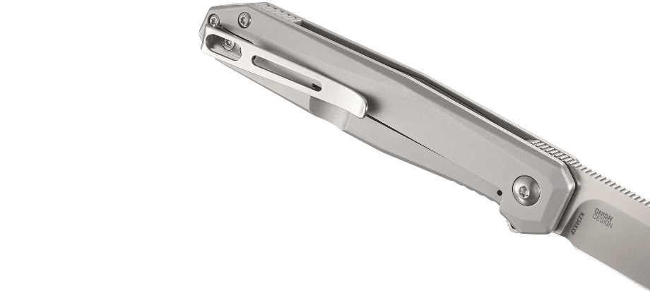 Nóż CRKT K230XXP FACET K230XXP to nóż osobisty, zaprojektowany przez znanego wyrobnika noży Kena Oniona. Projekt łączy w sobie prostotę i jakość wykonania. Nóż wyposażono w system łożyskowy IKBS, flipper do łatwiejszego wysuwania ostrza zaś cała konstrukcja jest lekka i wytrzymała. Dane Techniczne: Długość całkowita – 195.28 mm Długość po złożeniu – 109.68 mm Waga - LifeGun.pl Nóż CRKT K230XXP FACET-7