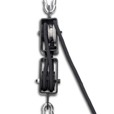 Wieszak na zwierzynę CRKT HOIST1 Wieszak CRKT został zaprojektowany przez uznanego myśliwego Russa Kommera. Opatentowany system pozwala w łatwy i szybki sposób zawiesić upolowaną zwierzynę. Wieszak ma blokadę bloczkową, która blokuje linę (przesuwając ją w bok) w odpowiednim momencie. Dzięki wieszakowi CRKT proces sprawiania zwierzyny jest znacznie prostszy, nie wymaga żadnych węzłów i może być - LifeGun.pl Wieszak na zwierzynę CRKT HOIST1-3