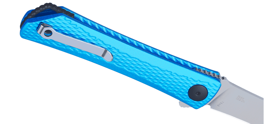 NÓŻ CRKT 7540 KALBI - PARK KNIFE Zaprojektowany przez knifemakera Jeffa Parka, KALBI - PARK KNIFE to lekki, składany nóż o kompaktowych wymiarach, przeznaczony do codziennego użytku (EDC).Głownia wykonana ze stali nierdzewnej Acuto 440, posiada profil Drop-Point i satynowe wykończenie.Blokada Liner-Lock zabezpiecza przed przypadkowym otwarciem ostrza. Stalowy klips umożliwia przypięcie noża do pasa lub kieszeni. Cechy: Flipper System łożyskowy IKBS Satynowe wykończenie ostrza Aluminiowa - LifeGun.pl NÓŻ CRKT 7540 KALBI - PARK KNIFE-4