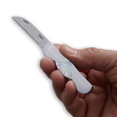 Ostrze ząbkowane: Nie | Opakowanie: Pudełko kartonowe | Waga (g): 45 | Rodzaj ostrza:: Wharncliffe | Stal: 8Cr14MoV | Wykończenie ostrza: Satynowe | Długość po złożeniu (cm): 7.4 | Długość ostrza (cm): 5.7 | Twardość materiału ostrza::: 58-60 HRC | Projektant: Ken Steigerwalt | Długość całkowita (cm): 13 | Blokada ostrza: Slip Joint | Grubość ostrza (cm): 0.23 | Rękojeść: Masa perłowa - LifeGun.pl Nóż CRKT Steigerwalt Daedalus 6405-6