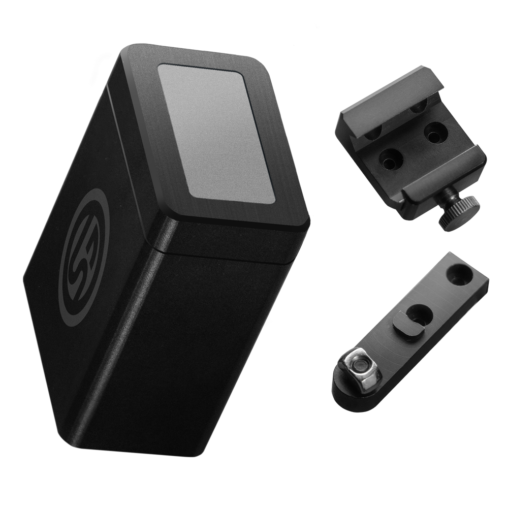 Elektroniczna poziomica z panelem LED od firmy Shooters Global. Pozwoli na rozbudowę ekosystemu do treningów strzeleckich. Dzięki dołączonemu montażowi Picatinny oraz M-LOK umożliwia mocowanie na łożu do broni palnej. Jak w poprzednich produktach od SG dedykowana aplikacja Drills pozwala na dostosowanie ustawień urządzenia oraz pozwala na zbieranie danych podczas treningu strzeleckiego. Aplikacja pozwala na monitorowanie - LifeGun.pl Shooters Global - Poziomica elektroniczna LED SG Pulse - Picatinny + M-LOK - Czarna-1