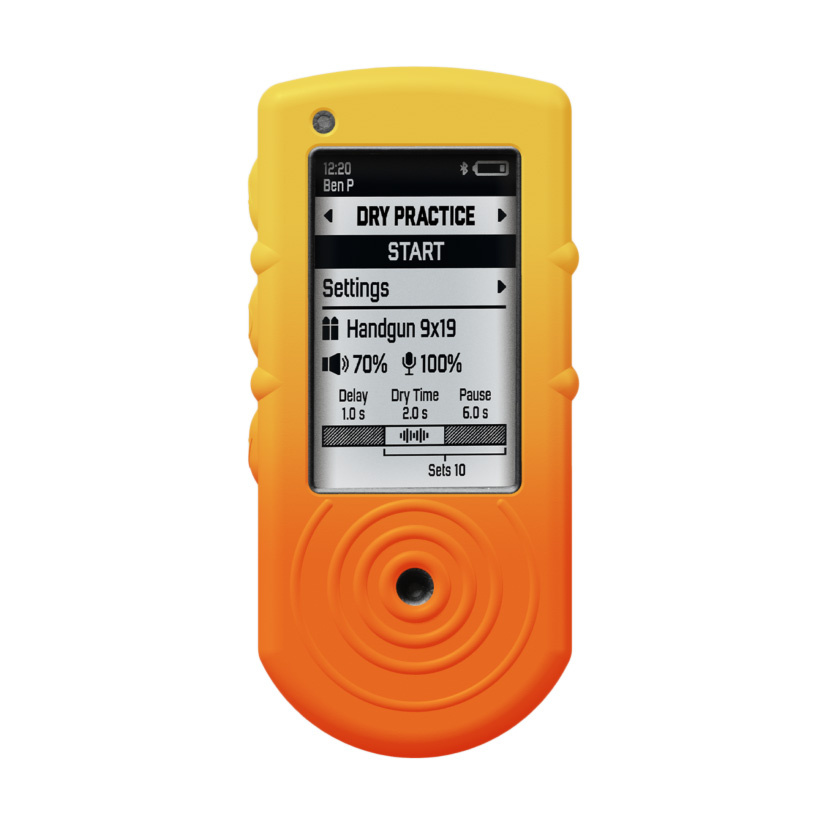 Silikonowe etui dedykowane do timera strzeleckiego strzeleckiego SG Timer 2. Wytworzone z pojedynczego kawałka silikonu. Poprawia chwyt i zmniejsza ryzyko przypadkowego wyślizgnięcia się z dłoni. Dodatkowo osłania on urządzenie przed przypadkowymi uderzeniami lub uszkodzeniami mechanicznymi. Należy nadmienić, że założone etui nie ogranicza parametrów timera takich jak czułość sensora lub emitowane dźwięki. Cechy: Silikonowe etui do - LifeGun.pl Shooters Global - Silikonowe etui do timera strzeleckiego SG Timer 2 - Zachód słońca na strzelnicy-1