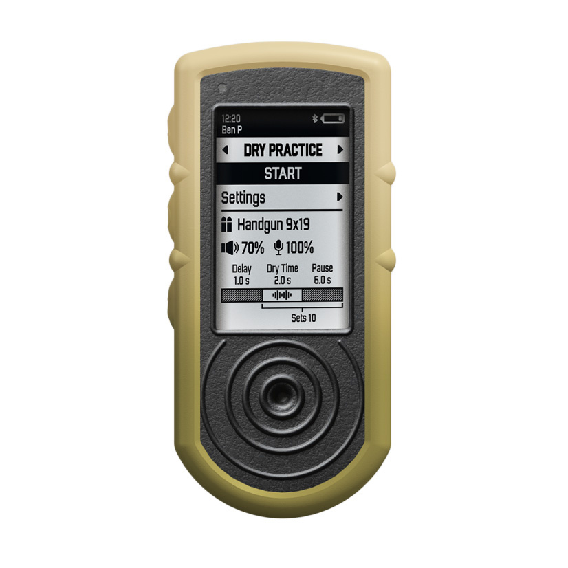 Silikonowe etui w formie ramki na krawędzie dedykowane do timera strzeleckiego strzeleckiego SG Timer 2. Wytworzone z pojedynczego kawałka silikonu. Poprawia osłonę narożników i krawędzi w przypadku uderzenia, upadku lub innego uszkodzenia mechanicznego. Dodatkowo poprawia chwyt w miejscu nałożenia. Należy nadmienić, że założone etui nie ogranicza parametrów timera takich jak czułość sensora lub emitowane dźwięki. - LifeGun.pl Shooters Global - Silikonowe etui do timera strzeleckiego Bumper SG Timer 2 - Camo-1