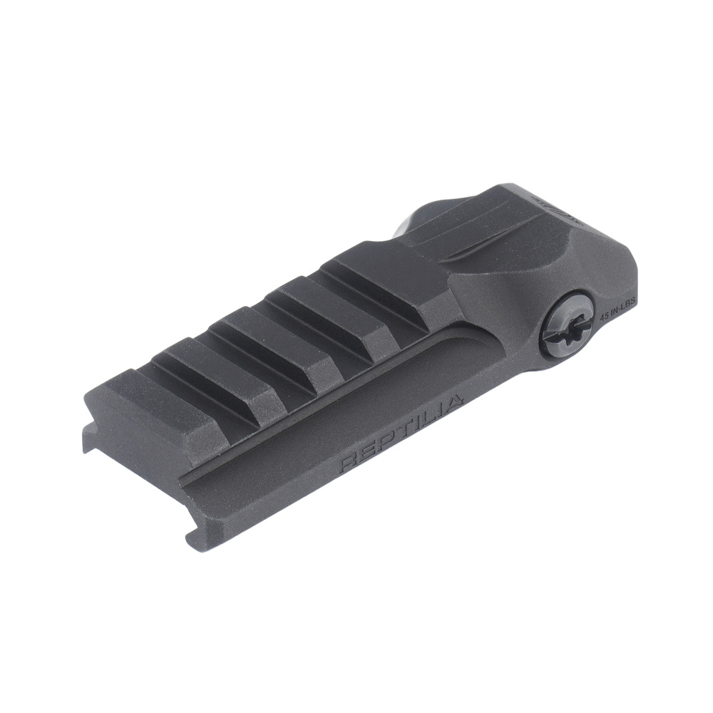 Podwyższenie montażowe Reptilia RMU przeznaczone do powiększalników 3x i 6x, wyposażonych w uchwyty o wysokości 40 mm. Konstrukcja podnosi oś optyczną urządzenia o 10 mm, zapewniając kompatybilność z kolimatorami o wysokości 50 mm. Rozwiązanie to pozwala na integrację powiększalnika bez konieczności modyfikacji jego oryginalnego uchwytu, zachowując pełną funkcjonalność zestawu optycznego. Podwyższenie wyposażone jest w sprężynowy - LifeGun.pl Reptilia - Podwyższenie montażowe do powiększalników RMU - 10 mm - Picatinny - Czarny - 100-291-1