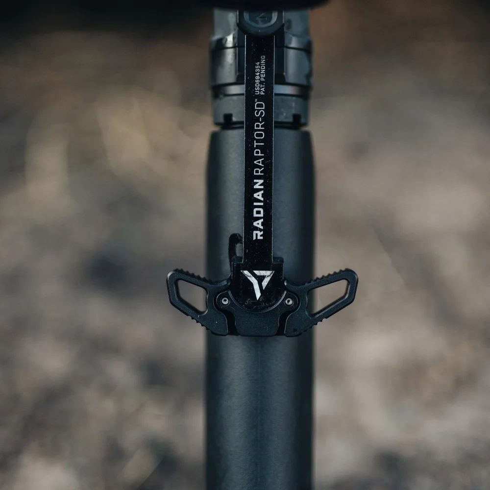 Wentylowana obustronna dźwignia przeładowania AR-15 Radian Raptor-SD - Czarna 2 Wentylowana obustronna dźwignia przeładowania AR-15 Radian Raptor-SD – Czarna