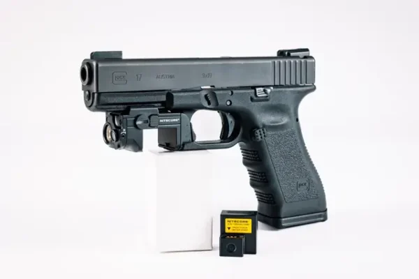 Zestaw 4 Zestaw do Glock 17 19 Latarka NITECORE NPL25 GL + kabura NITECORE NPH40 do Glock 17/19