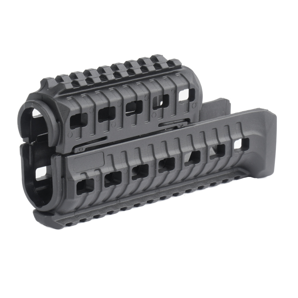 Łoże DLG-099 dedykowane do karabinków systemu AK-47 oraz AK-74. Zapewnia możliwość rozbudowy platformy broni o dodatkowe akcesoria. Konstrukcja została wykonana z polimeru wzmocnionego włóknem szklanym, co pozwala na zachowanie niskiej masy przy jednoczesnym utrzymaniu odporności na obciążenia mechaniczne wynikające z użytkowania broni. Górna część łoża została wyposażona w szynę Picatinny w standardzie MIL-STD, umożliwiającą montaż - LifeGun.pl DLG Tactical - Łoże do AK-47/AK-74 - Dwuczęściowe - Picatinny - M-LOK - Polimer - DLG-099-1