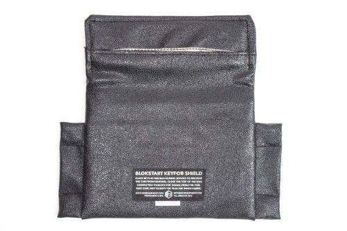 Pokrowiec serwisowy na kluczyki Mission Darkness Blokstart Keyfob Shield 2 1BlokstartKeyfobShield TopOpen 1024x1024.jpg
