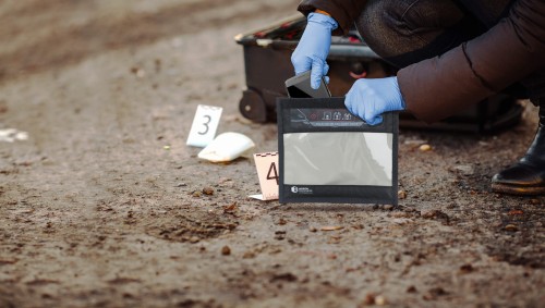 Torba Mission Darkness Small Window Faraday Bag 4 Copy of Image 2 v5.jpg