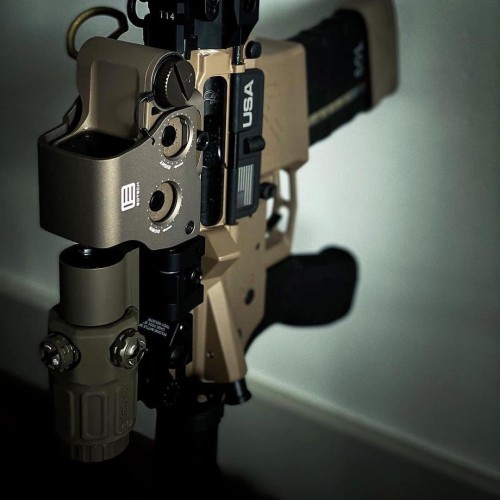 Celownik holograficzny EOTech EXPS 3-0 TAN, montaż QD 5 EXPS 3.0.jpg