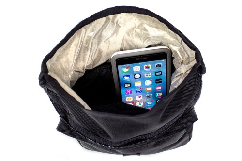 Torba ekranująca Faraday Mission Darkness MOLLE Pouch 15x20x5 cm 2 MolleBag TopOpen web.jpg