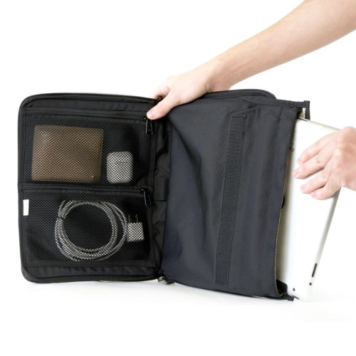 Organizer podróżny Mission Darkness Mojave Faraday na tablety i akcesoria 2 cM MS angled open 1024x1024.jpg